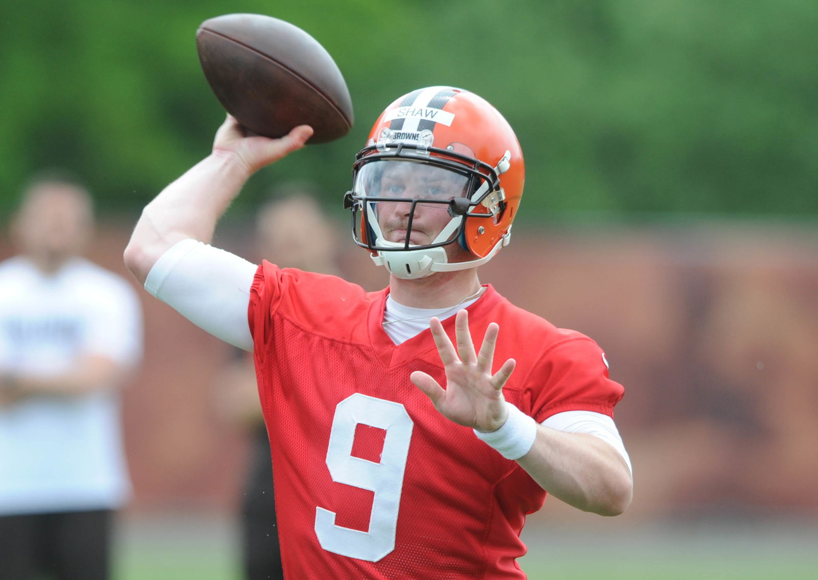 South Carolina Great Connor Shaw Given SEC Honor After Emotional Confession on Tragic Accident